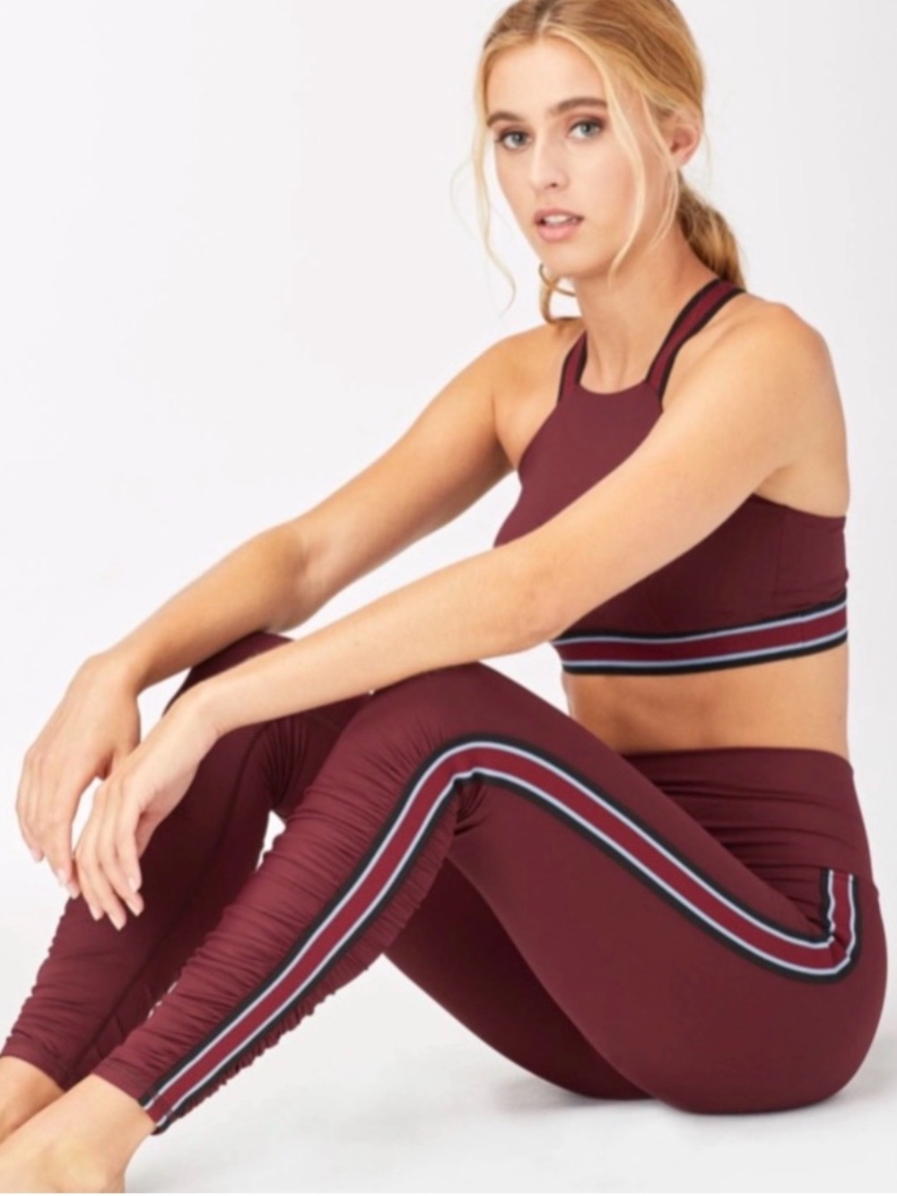 Michi burgundy leggings size medium